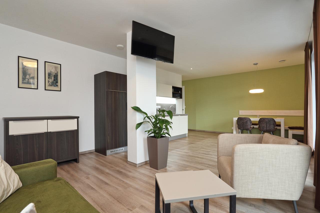 ליברץ Apartmany Terasy Cafe מראה חיצוני תמונה
